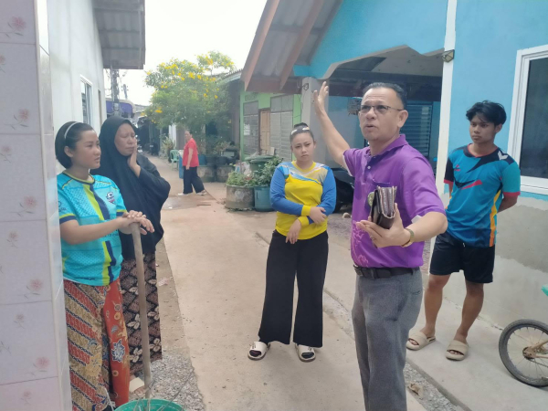 ผู้บริหาร ลงพื้นที่ร่วมกับกองช่าง ติดตามความคืบหน้าจ้างเหมาตัดถนนพร้อมวางท่อคูระบายน้ำ ชุมชนประมง