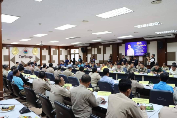 เทศบาลตําบลเจ๊ะบิลัง ร่วมประชุมติดตามการขับเคลื่อนติดตามนโยบายรัฐบาลและกระทรวงมหาดไทย ณ ห้องประชุมโต๊ะพญาวัง ศาลากลางจังหวัดสตูล