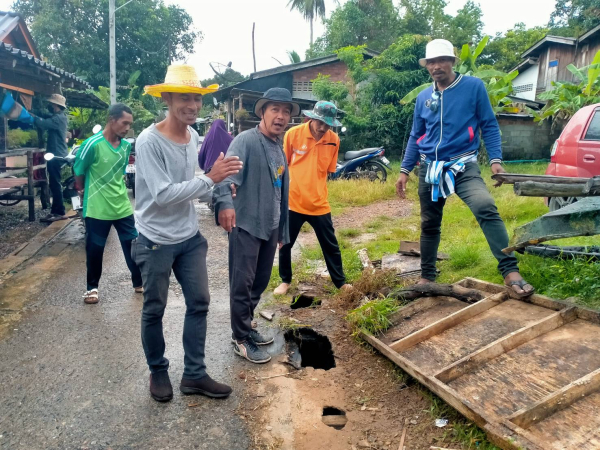 กองช่าง ลงพื้นที่สำรวจ แก้ไขตามคำสั่งผู้บริหาร และหนังสือคำร้องเทศบาลตำบลเจ๊ะบิลัง ให้บริการประชาชน