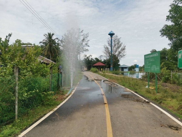 กองช่าง ทต.เจ๊ะบิลัง ลงพื้นที่สำรวจท่อเมนประปาหมู่บ้าน บริเวณชุมชนบ้านใหม่